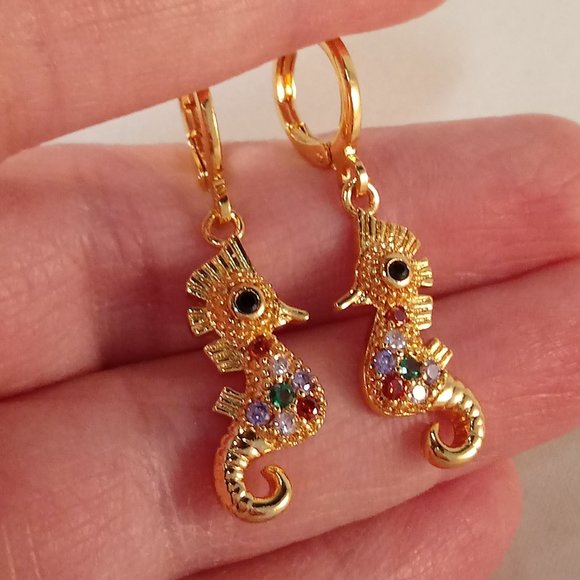 18K Yellow Gold Filled Sea Horse Craved Diamond Zircon Dangle Earrings Gift - Picture 3 of 4